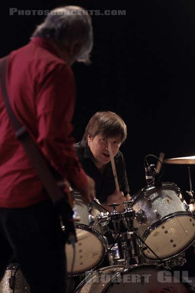 LEE RANALDO AND THE DUST - 2013-11-23 - BOULOGNE-BILLANCOURT - Carre Bellefeuille - Leonard Mark Ranaldo - Steve Shelley